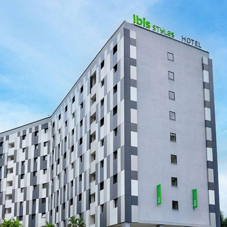 Ibis Styles Accra Airport Hotel Exterior photo