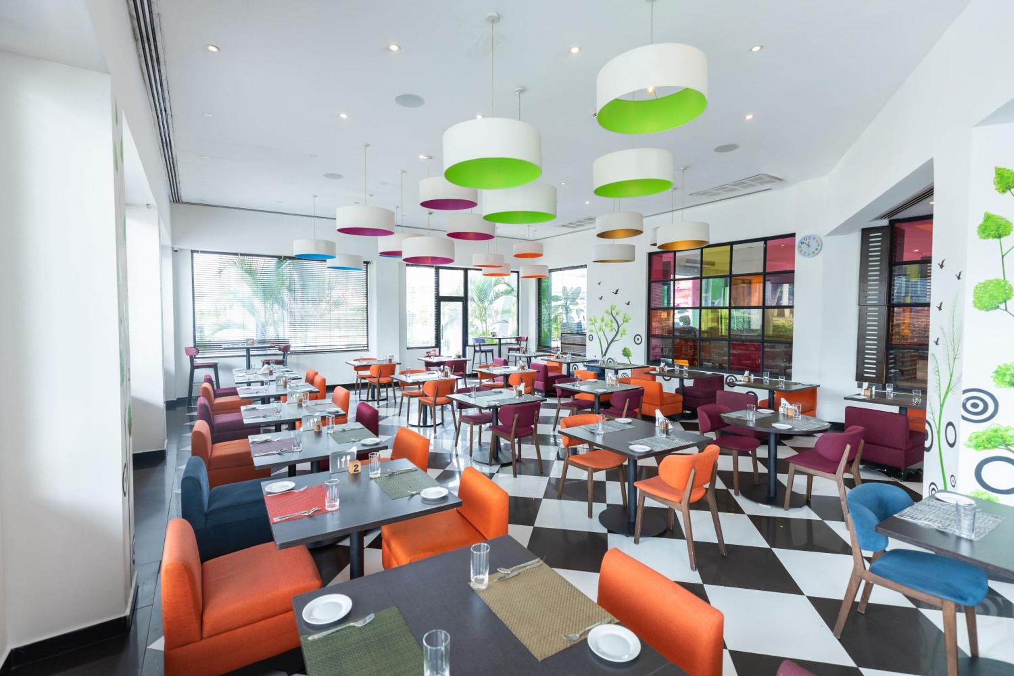 Ibis Styles Accra Airport Hotel Exterior photo