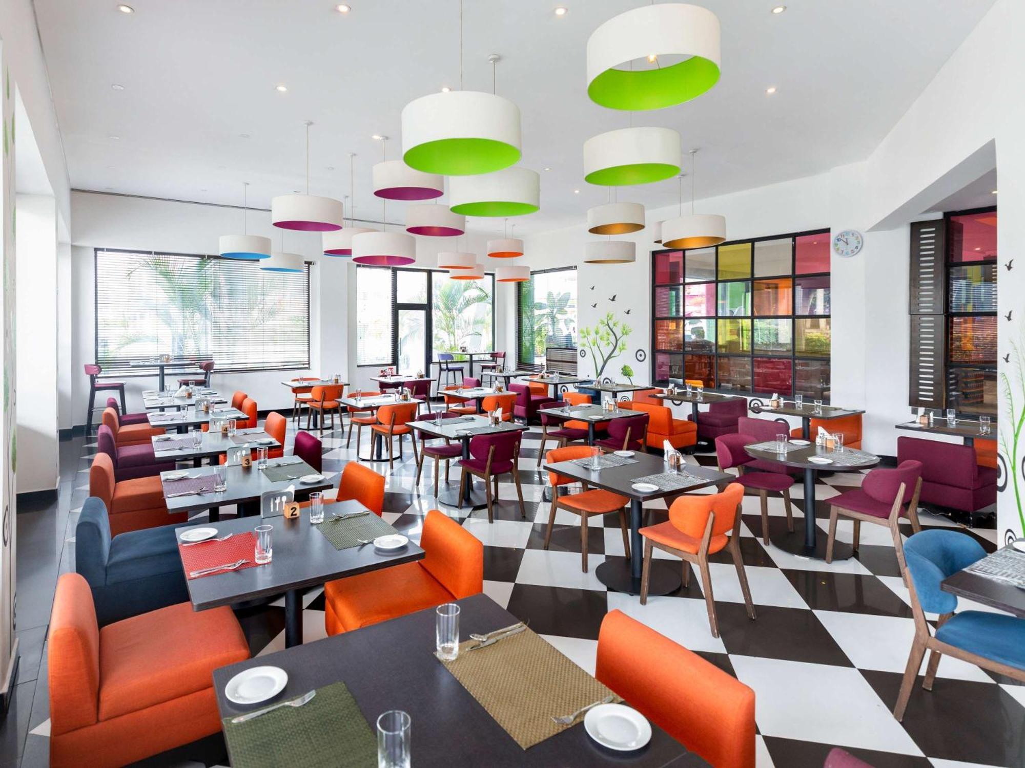 Ibis Styles Accra Airport Hotel Exterior photo