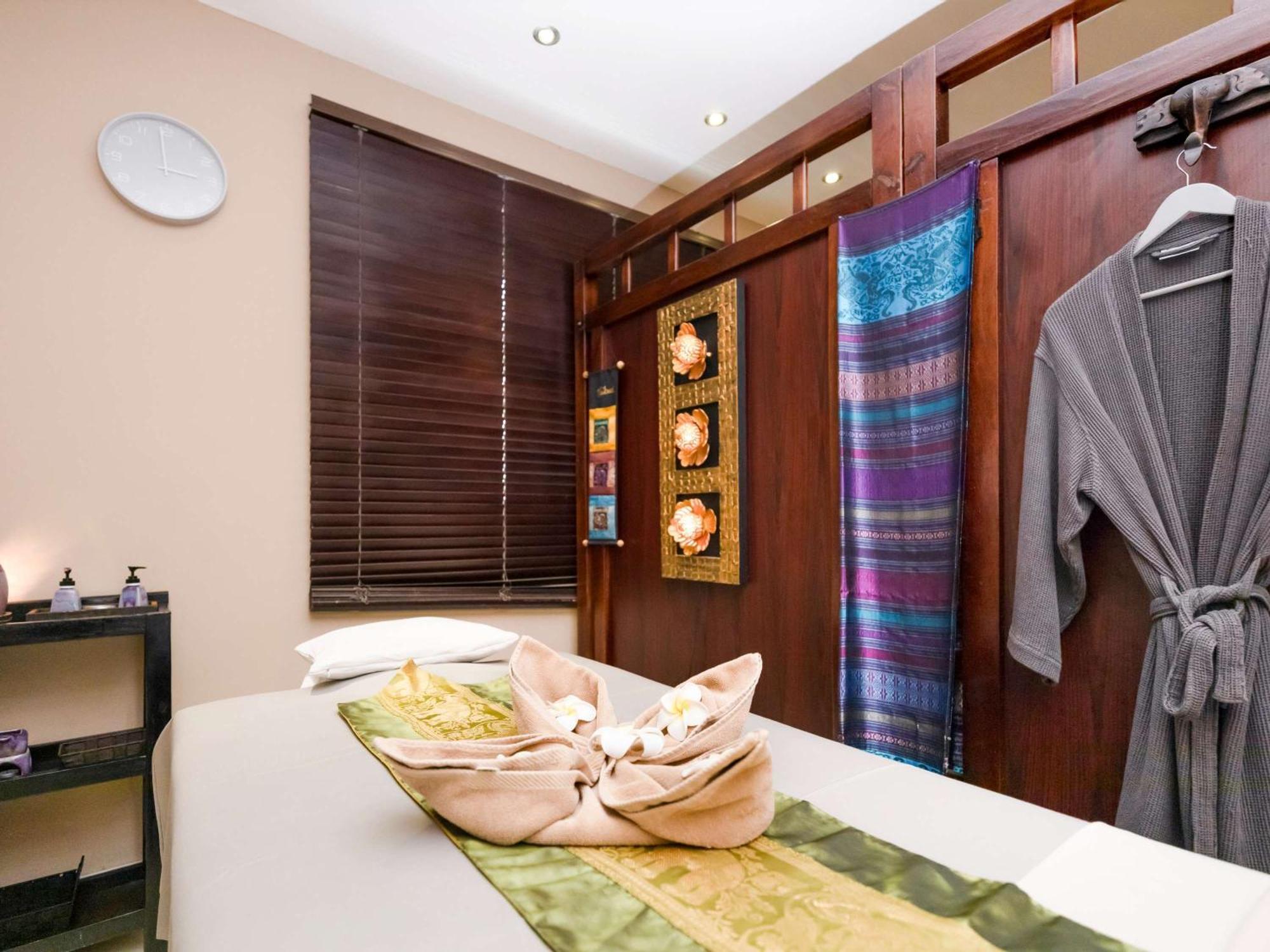 Ibis Styles Accra Airport Hotel Exterior photo